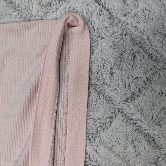 Lululemon Top Women's 10 Pink Light Swiftly Tech Racerback Tank Mesh Slim Fit - Picture 5 of 7